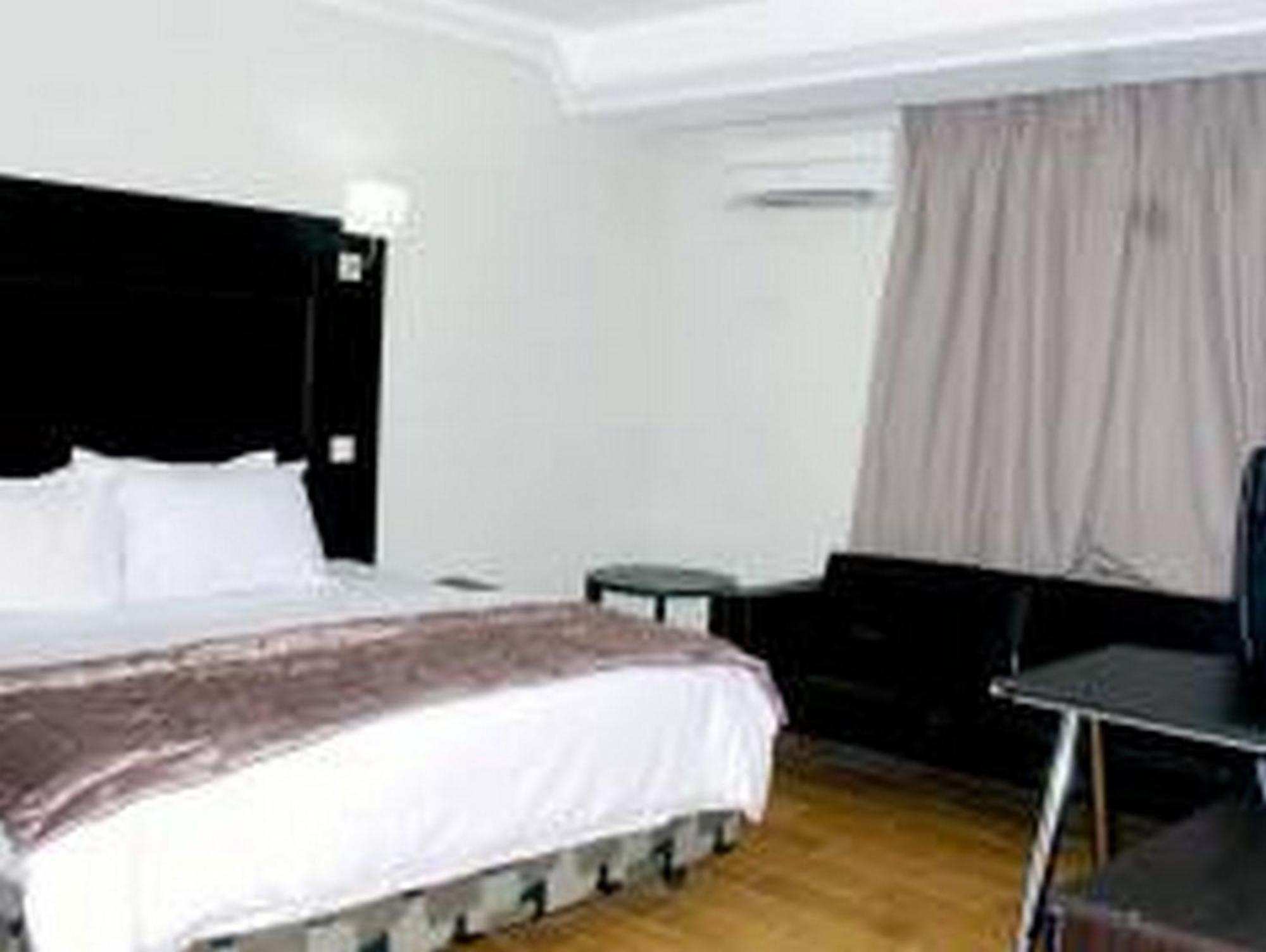 Room In Lodge - Aldgate Congress Hotel Port Harcourt Eksteriør bilde